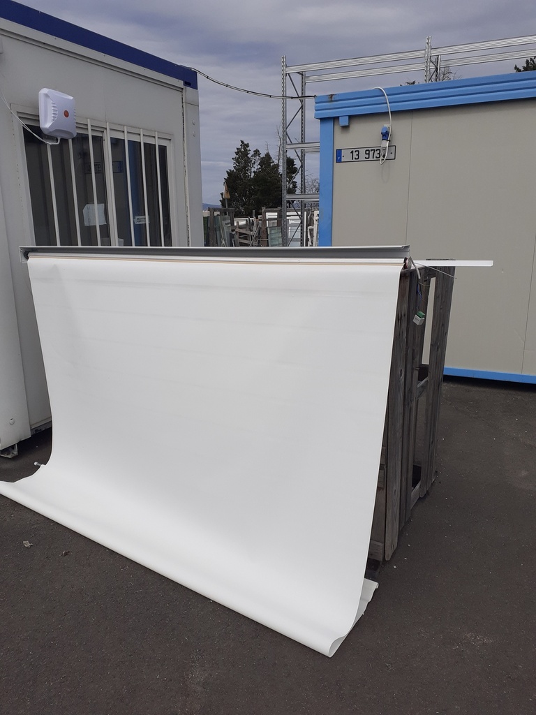 Ecran de projection mural motorisé 222 cm