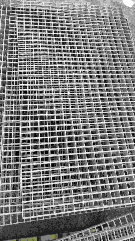 Caillebotis électroforgé acier galvanisé - maille 2x3cm - L:0.6m x h:0.5m x l:0.03m 