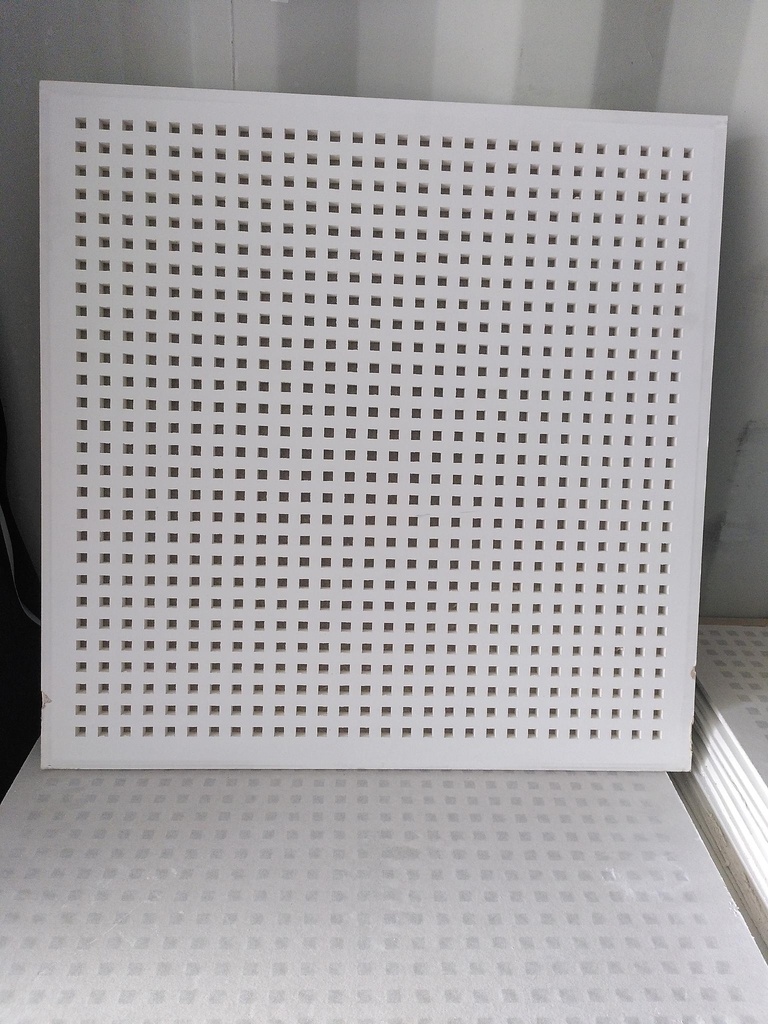 Dalle de faux plafond acoustique - perforée