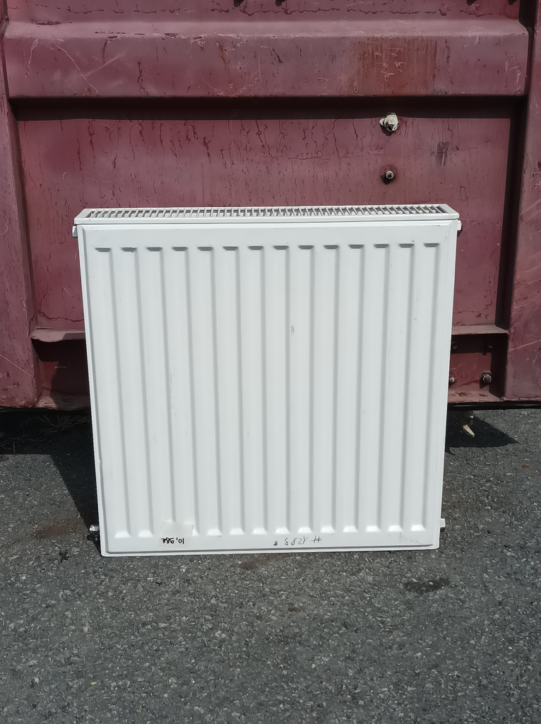 Radiateur à eau acier (L:0.6m x h:0.6m)