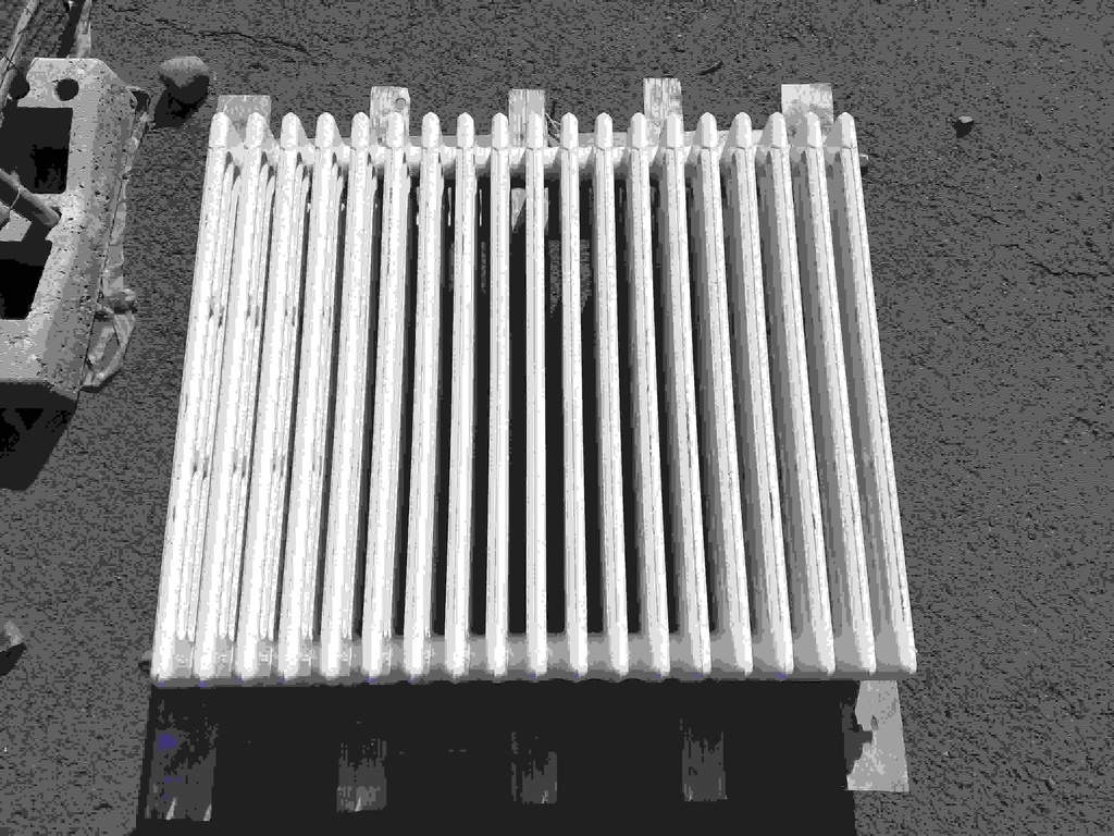Radiateur à eau fonte 4 colonnes sans pieds (L:0.48m x h:0.88m)