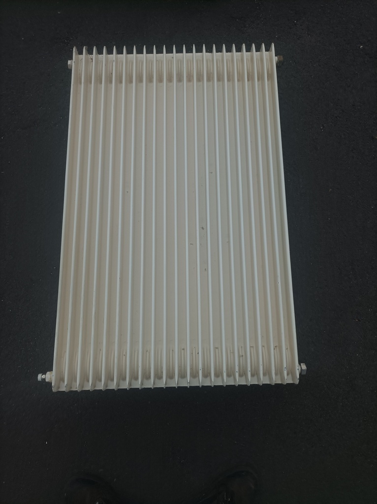 Radiateur à eau fonte à ailettes