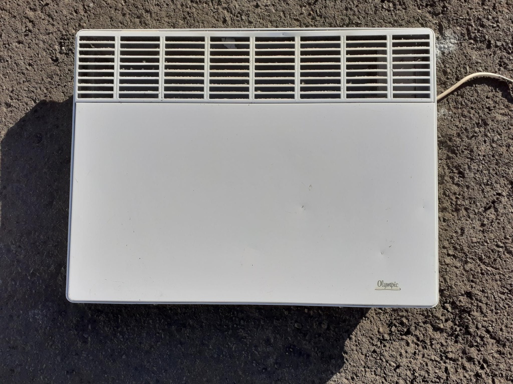Radiateur électrique 1500W 230V (L:0.6m x l:0.45m)