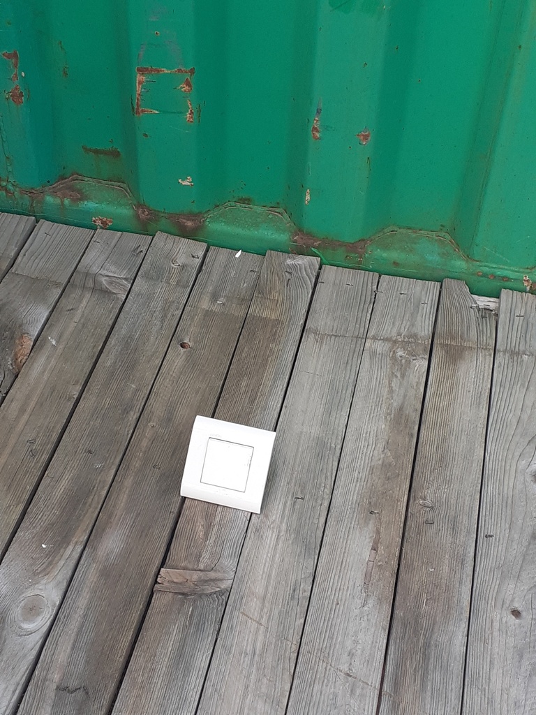 Interrupteur poussoir simple