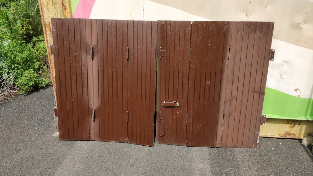 Paire de volets en bois