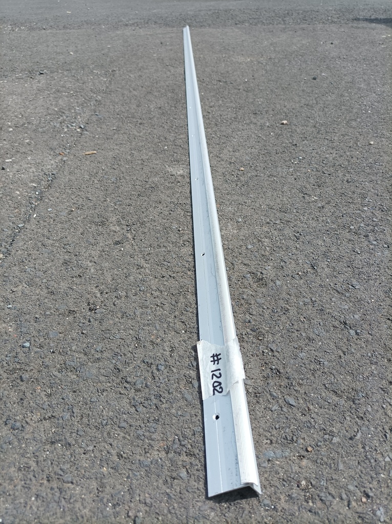 Nez de marche alu à visser 25 * 35 mm