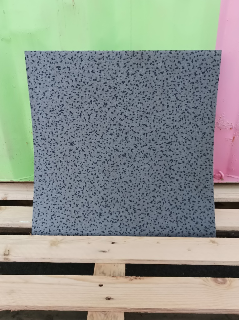 Dalle plombante de moquette grise mouchetée lisse