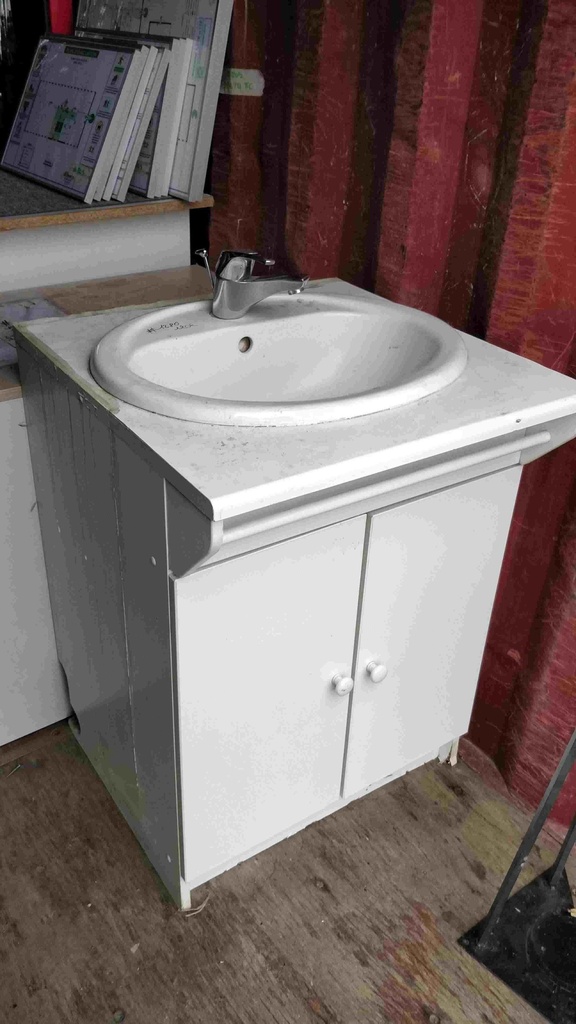 Meuble avec vasque avec robinetterie