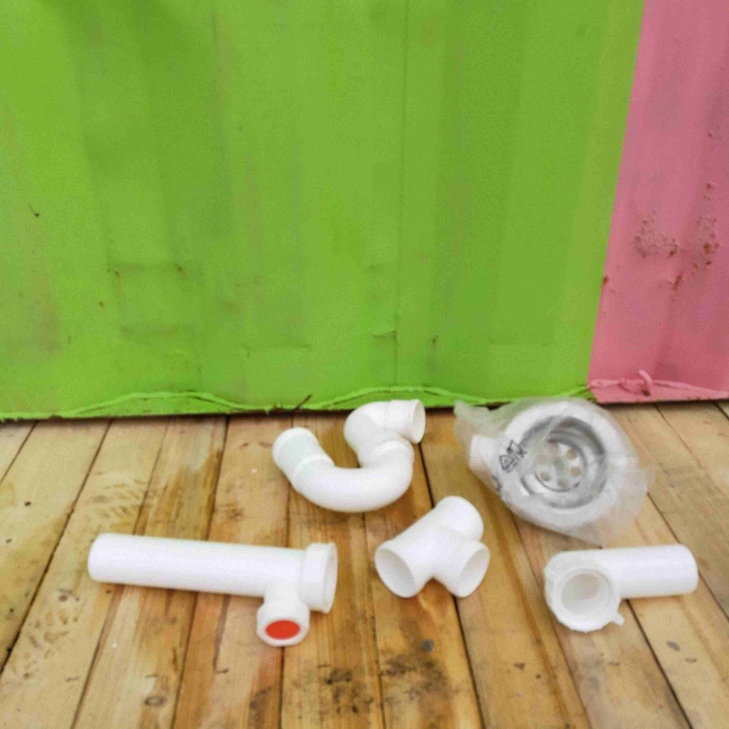 Tubulure de raccordement pour évier