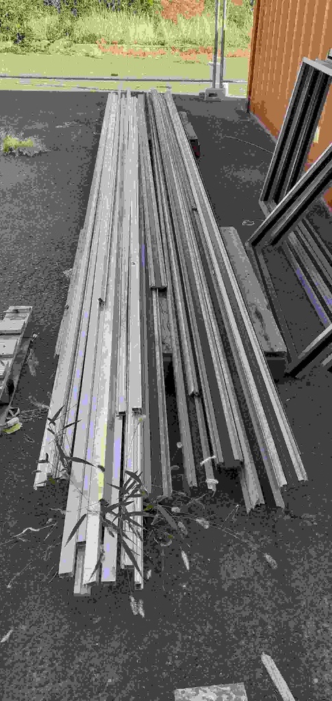 Rail acier electrozingué