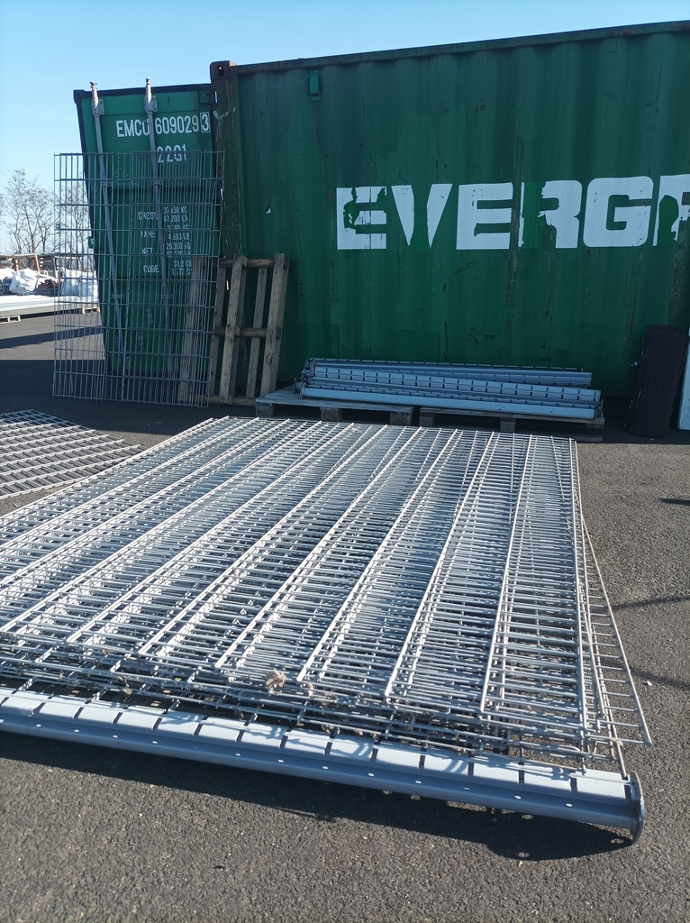 Poteau à encoche pour grillage