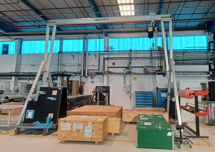 Portique avec palan 125 kg