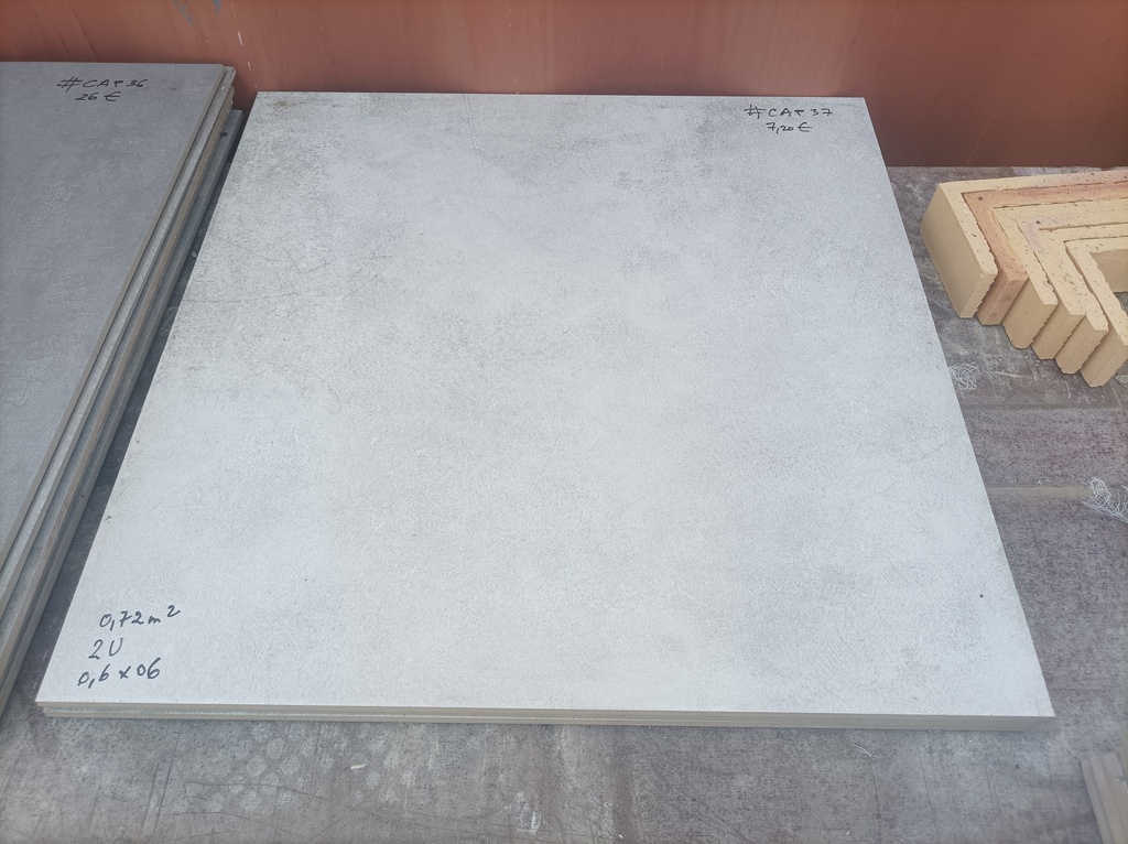Lot 0,72m² carrelage 0.6x0.6 