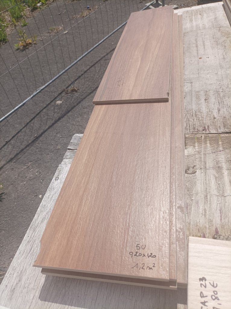 Lot 1,2m² carrelage 0,20x1,20 