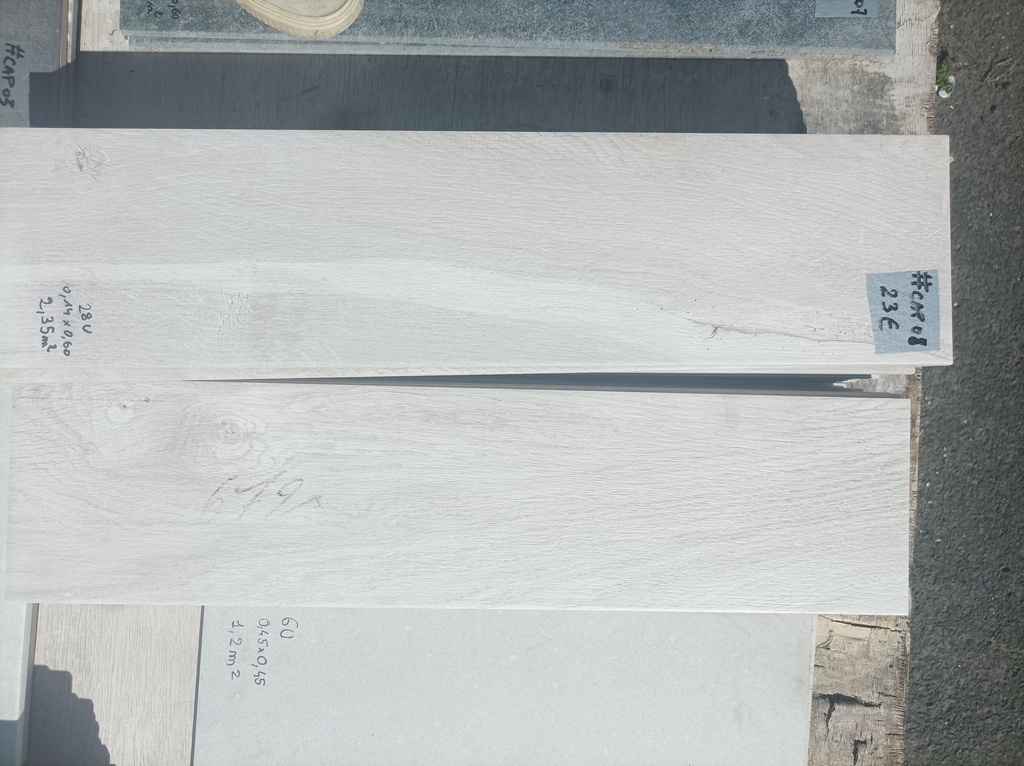 Lot 2,35m² carrelage 0,14x0,60