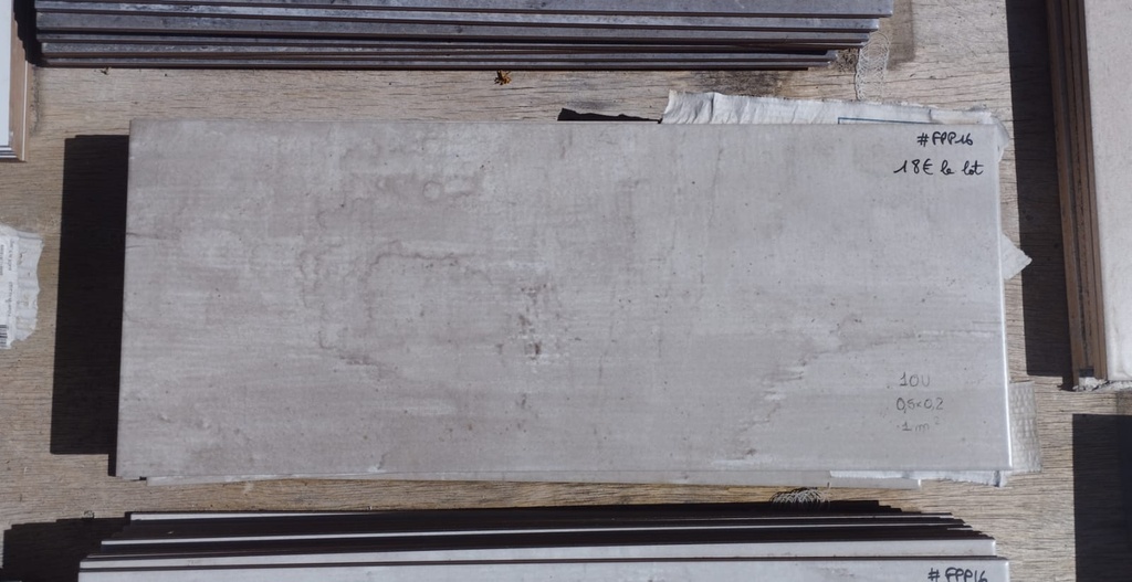 Lot 1m² faïence 0.5x0,2 