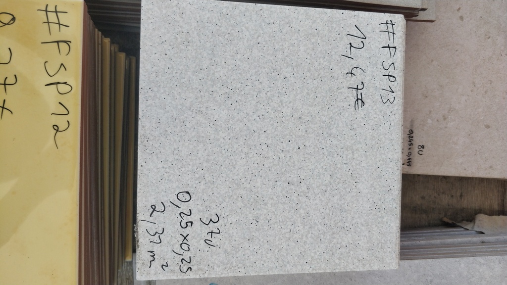 Lot 2.31m² faïence 0.25x0.25