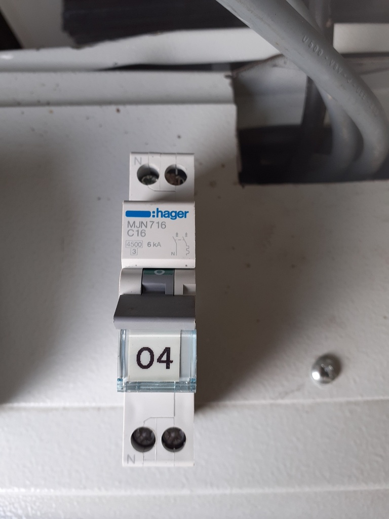 Disjoncteur hager MJN716 C16