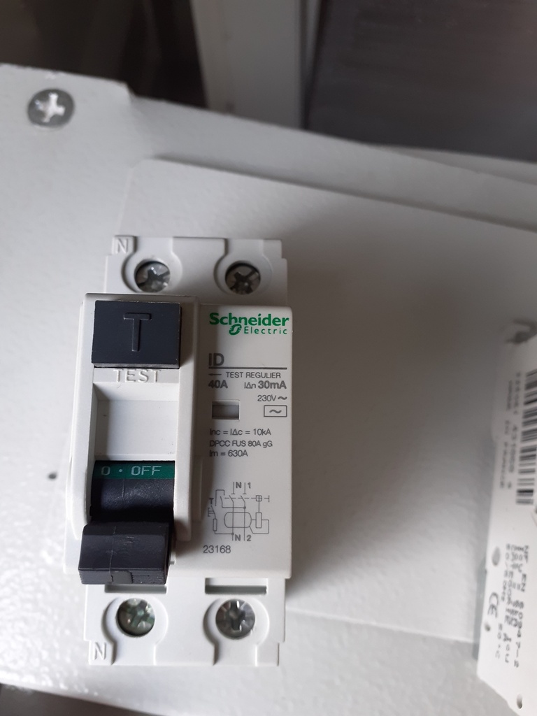 Interrupteur différentiel Scheider electric 40A 230V