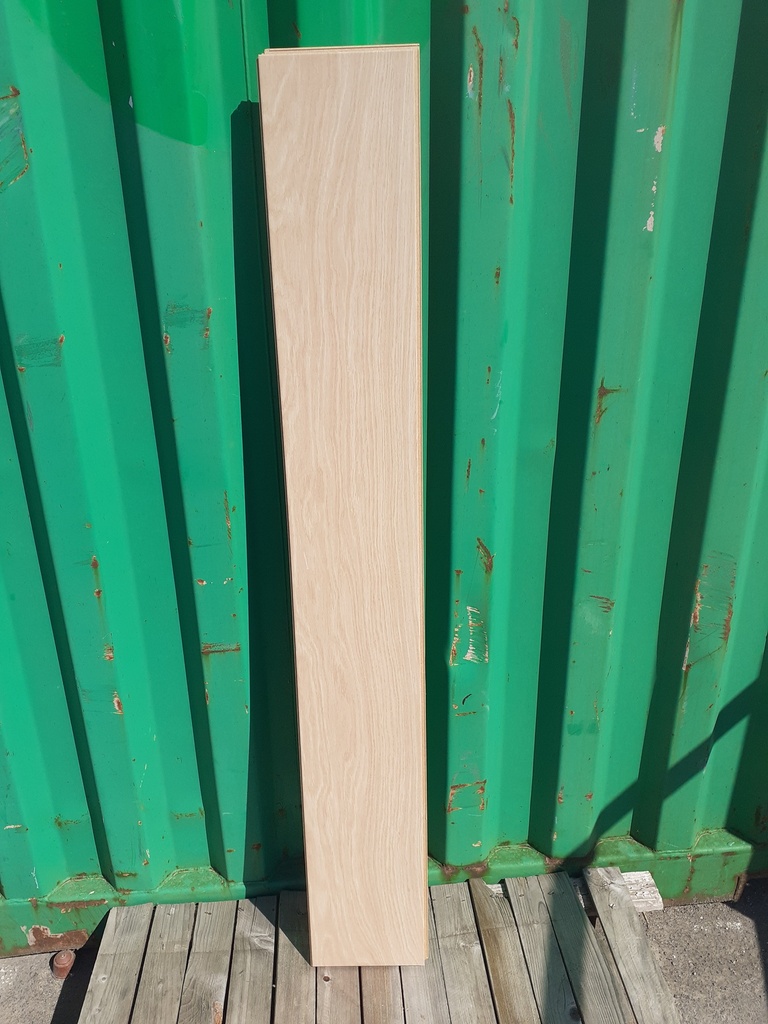 Lot 1.835 m2 parquet stratifié couleur chêne clair L.19cm