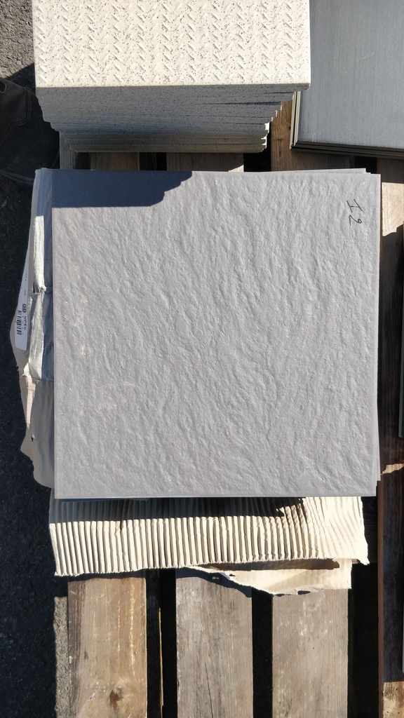 Lot 5.85m² carrelage 30x30cm (ép 8mm)