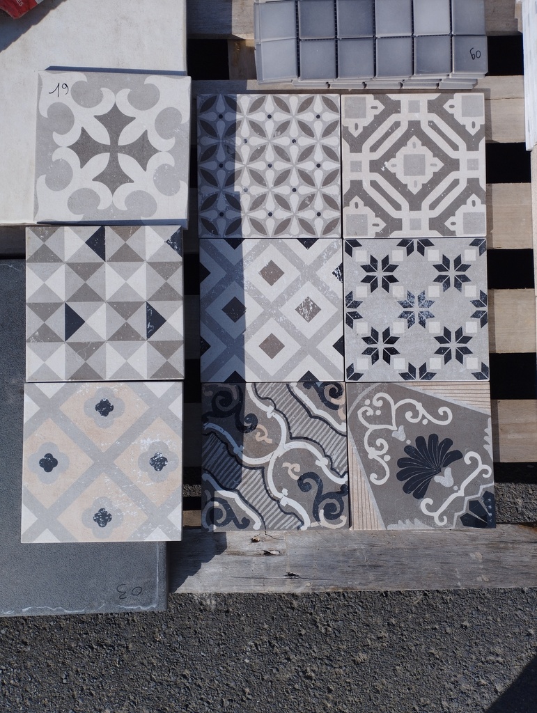 Lot 1.12m² carrelage 20x20cm (ép 9mm)