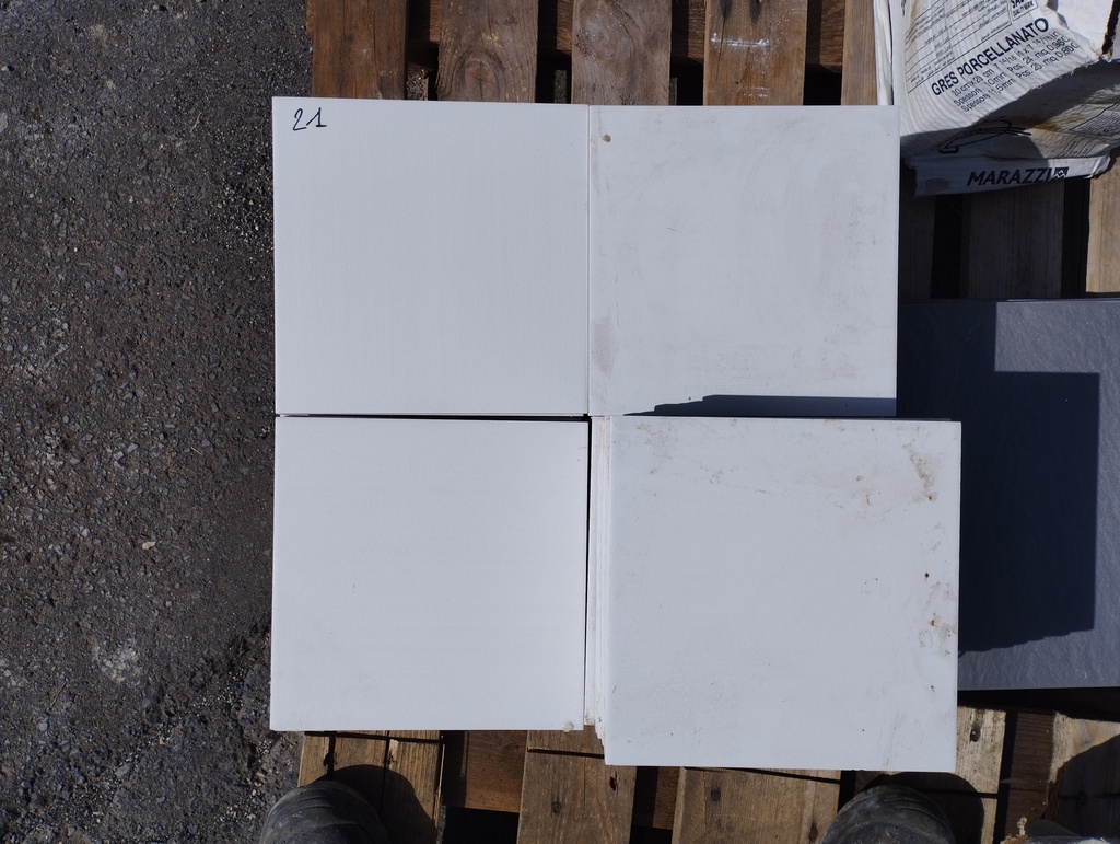 Lot 4.12m² carrelage 20x20cm (ép 10mm) 