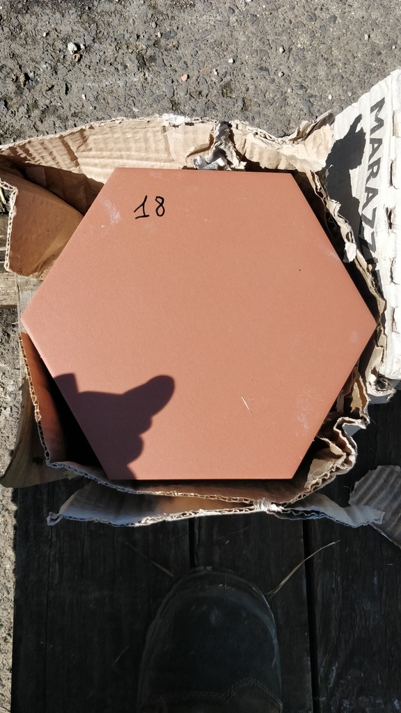 Lot 1,67m² carrelage hexagonal L=18cm (ép 10mm) 