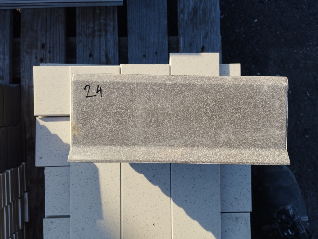 Lot 3.4ml plinthe 20x8cm (ép 7mm)