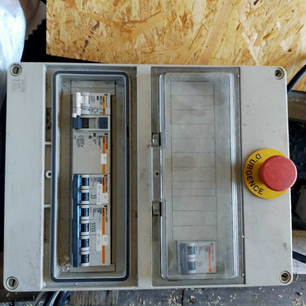Tableau électrique équipé 2 rangées