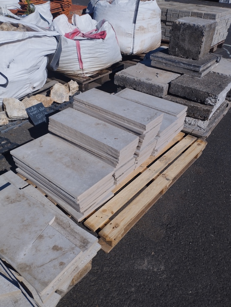 Lot 8.76m2 de chutes régulières dalle extérieure