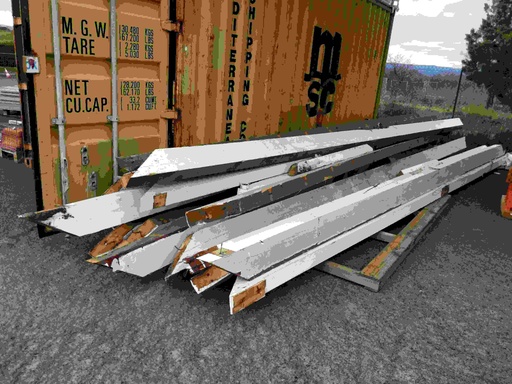 [#1266b] Bois issu de charpente clouté