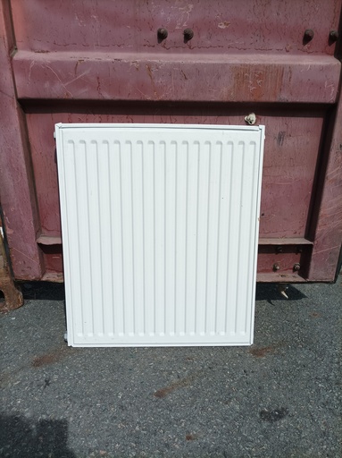 [#487] Radiateur à eau acier (L:0.705m x h:0.64m)