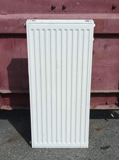 [#488] Radiateur à eau acier (L:0.9m x h:0.435m)