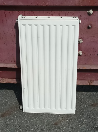 [#486] Radiateur à eau acier (L:0.7m x h:0.4m)
