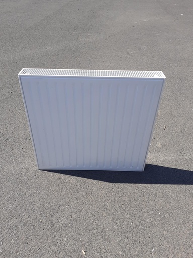 [#don2] Radiateur à eau acier (L:0.87m x h:0.39m)