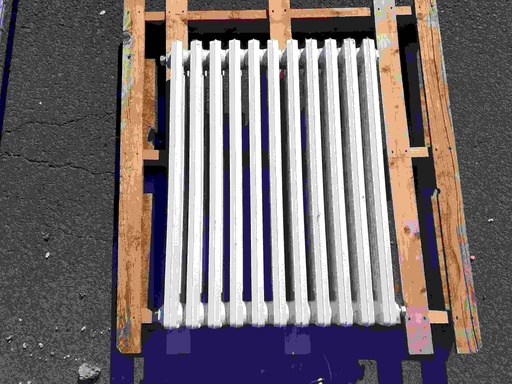 [#INV7] Radiateur à eau fonte 2 colonnes sans pieds (L:0.7m x h:0.67m)