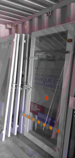 [#166] Ouvrant porte verre lisse 83 pointillée tirant droit