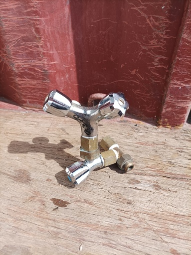 [#876a] Robinet 3 fermoirs
