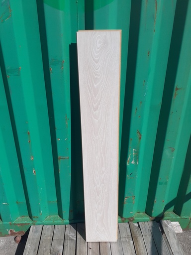 [260721BRA02] Lot 3,19 m2 parquet stratifié couleur chêne blanchi L.19cm