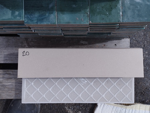 [260717BRA20] Lot 2.7ml plinthe 30x7cm (ép 7mm)